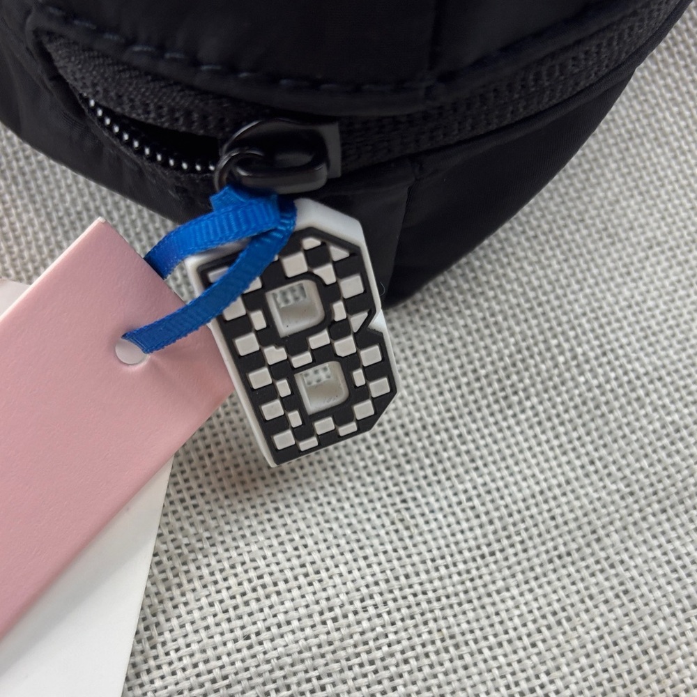 Bloomie's B Cosmetics Bag - Picture 5 of 7
